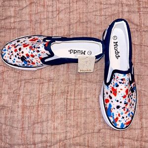 NWT Mudd Poppy Paint Slip On Shoes